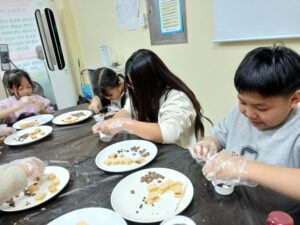 과자로 자동차 만들기